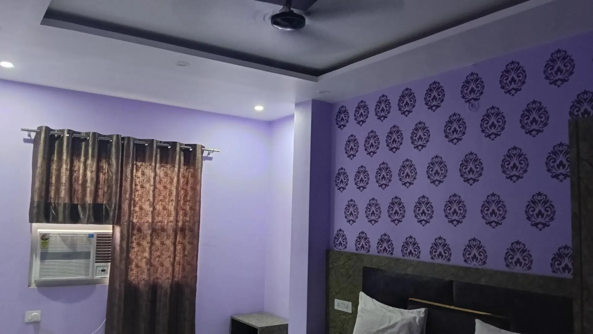 ***  Hotel Raghubeer Temple Varanasi Hindistan