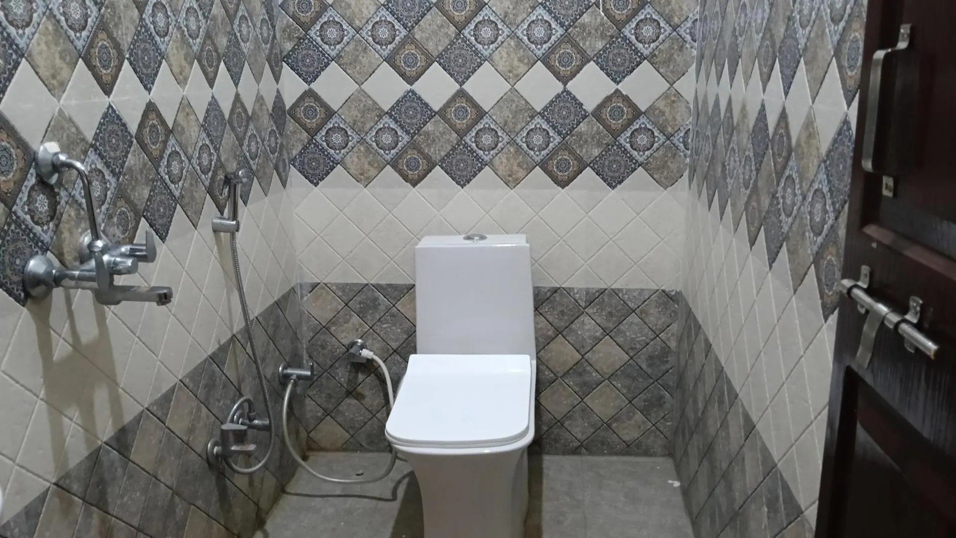 Hotel Raghubeer Temple Varanasi