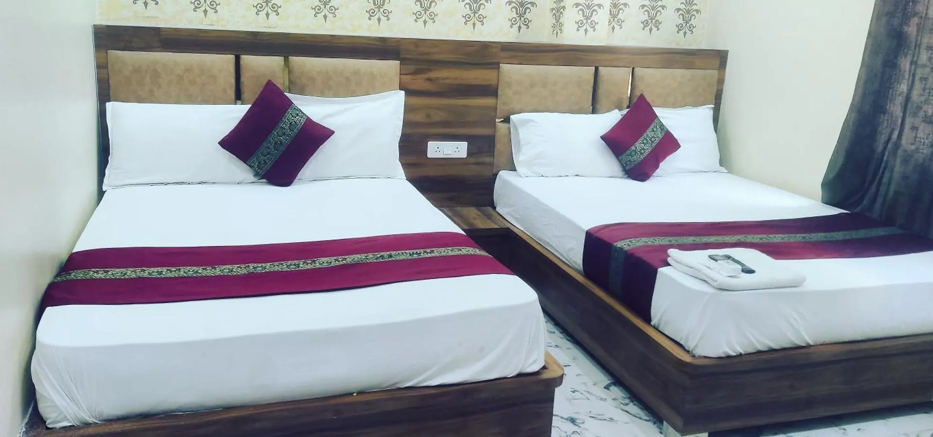 Hotel Raghubeer Temple Varanasi