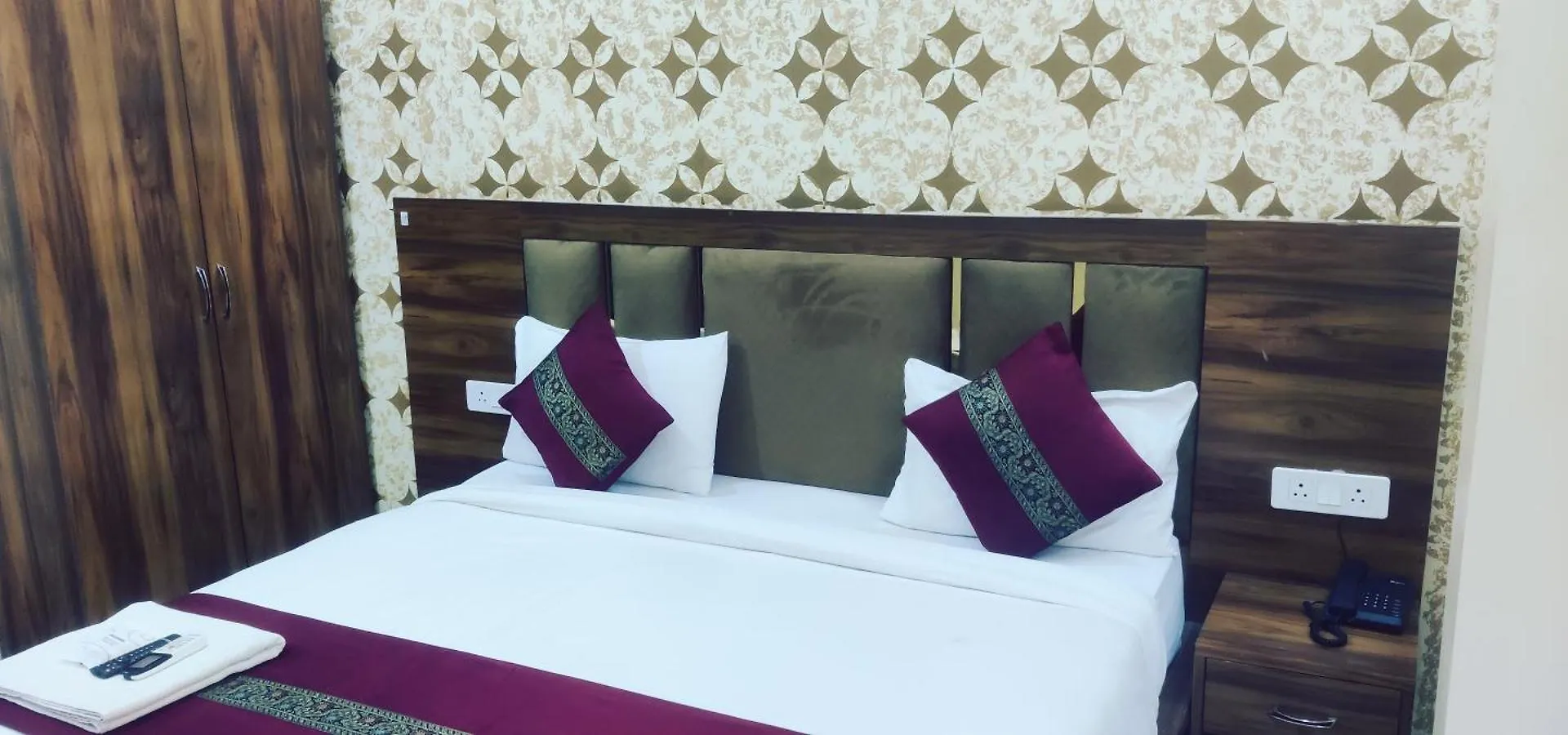Hotel Raghubeer Temple Varanasi