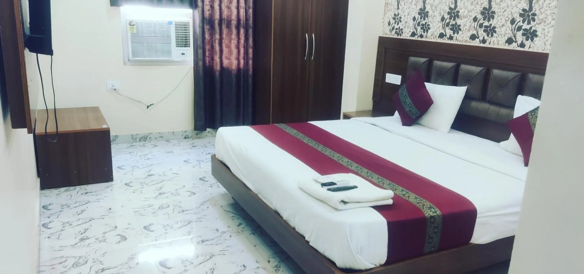 Hotel Raghubeer Temple Varanasi Hindistan