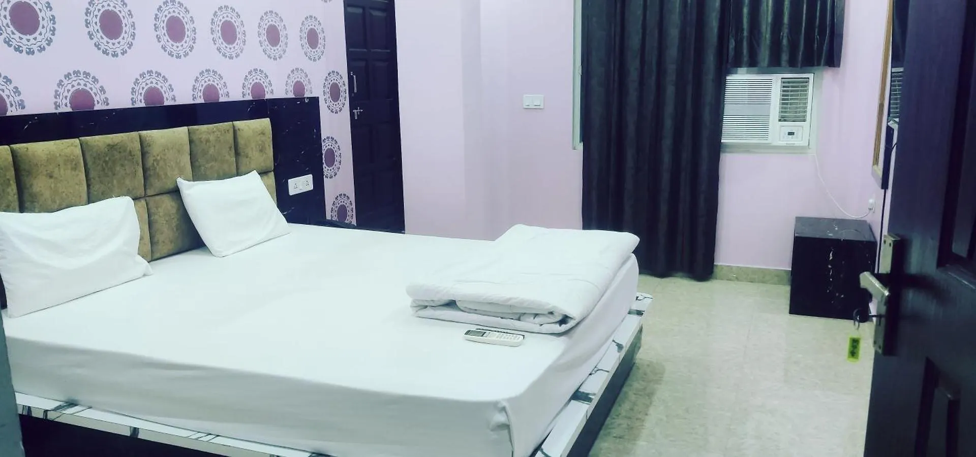 Hotel Raghubeer Temple Varanasi