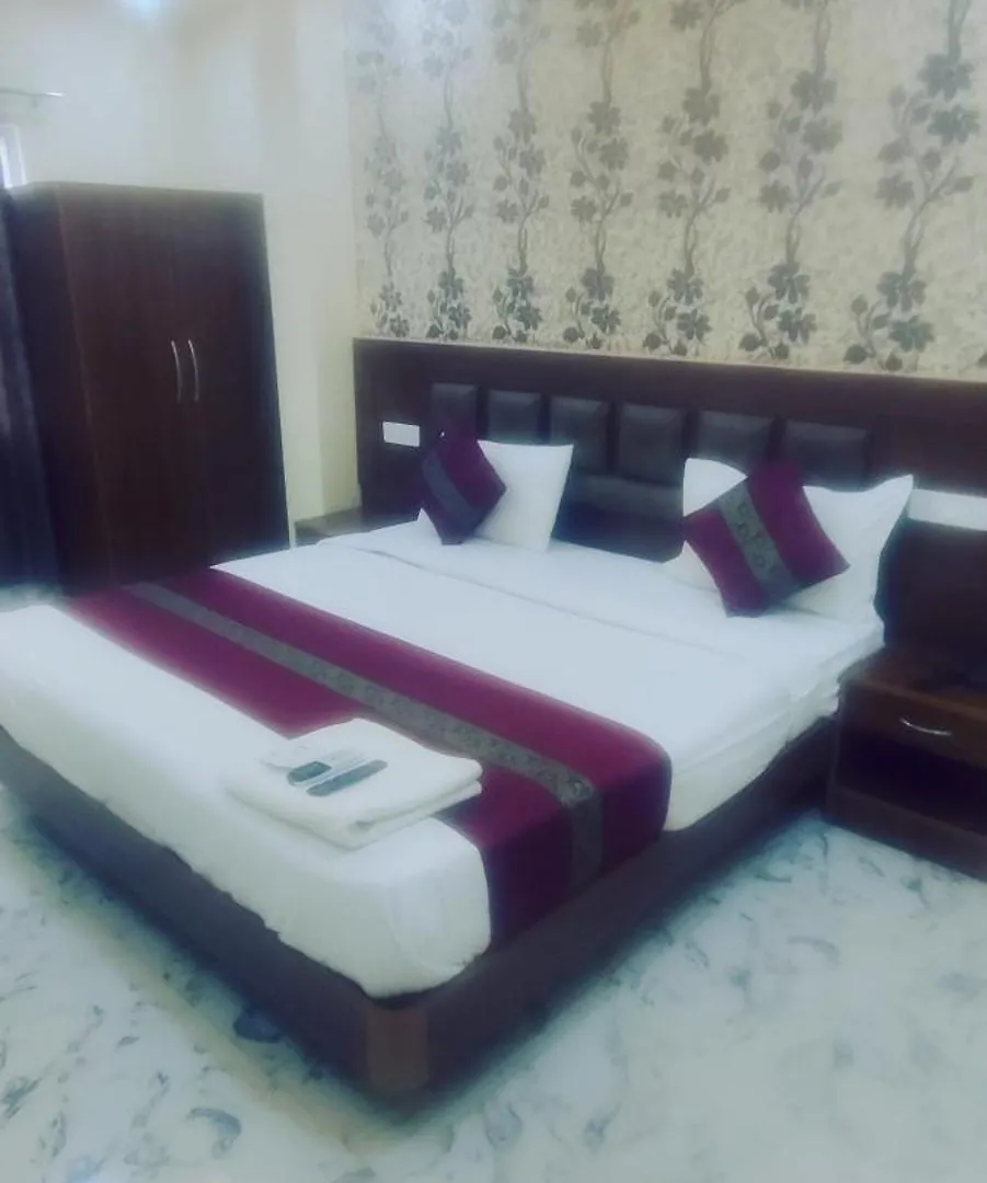 Hotel Raghubeer Temple Varanasi